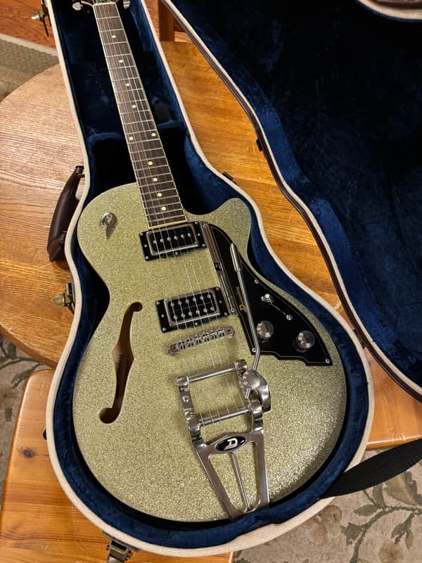 2012 Duesenberg Starplayer TV Silver Sparkle image 1