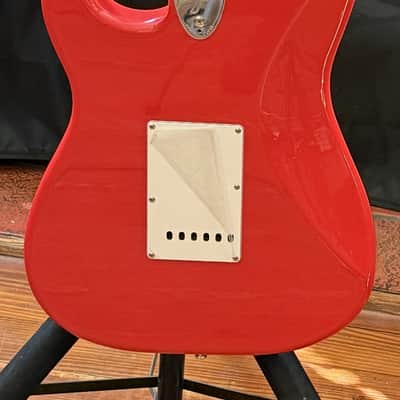 Fender MIJ Limited International Color Stratocaster – Morocco Red (2023, Rosewood, U‑Neck, Vintage SSS), Upgraded Gig Bag image 3