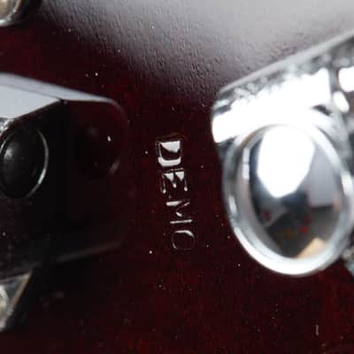 Gibson Flying V 70s, Dark Walnut | Demo image 10