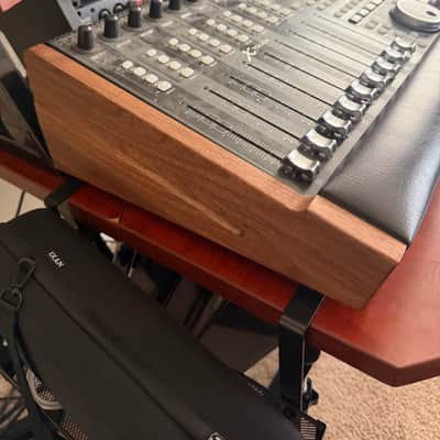 Behringer X-Touch + X-Touch Ext + Furniture image 2