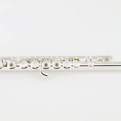 *Certified Pre-Owned* Yamaha Intermediate Flute - YFL-481H image 4