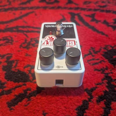 Immagine Electro-Harmonix Nano Big Muff Pi Distortion / Sustainer 2013 - Present - White / Black / Red - 3