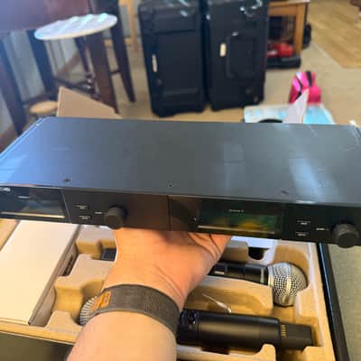 Shure SLXD24D/SM58 Dual Wireless Microphone System J52 image 2