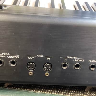 Roland RD-300SX Digital Stage Piano - Includes On Stage Carrying Bag, Footswitch, and Cables! image 7