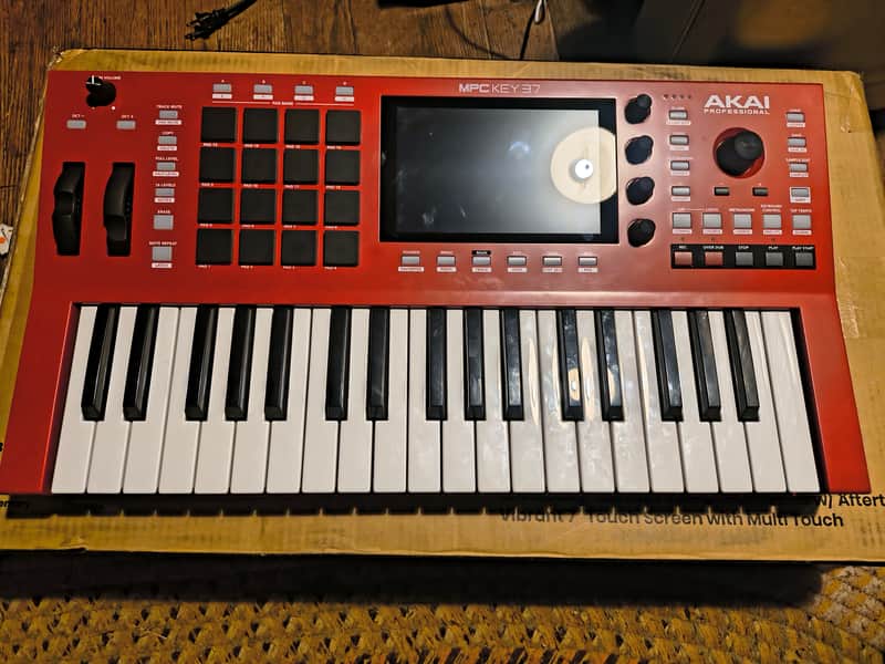 Akai MPC Key 37 Standalone Workstation Synthesizer 2024 - Present - Red imagen 1