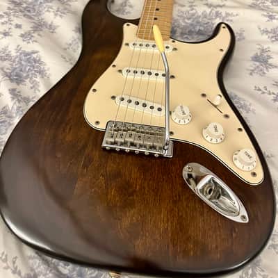 Fender Stratocaster 2005-2009 - Vintage Walnut Nitrocellulose Lacquer image 12