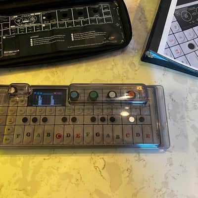 Immagine Teenage Engineering OP-1 Portable Synthesizer Workstation 2011 - Present - White - 6