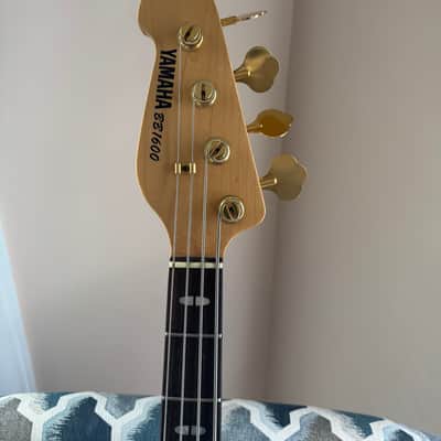 LEFT HANDED YAMAHA BB1600 BASS GUITAR image 3