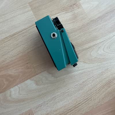 Boss TR-2 Tremolo (Silver Label) 1997 - Present - Green image 7