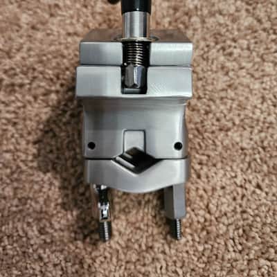 DW DWSMRKC15V 1.5" to V Drum Rack Clamp 2010s - Grey image 5