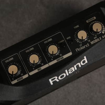 Roland MOBILE AC Acoustic Chorus Guitar Amp - 2nd Hand image 6