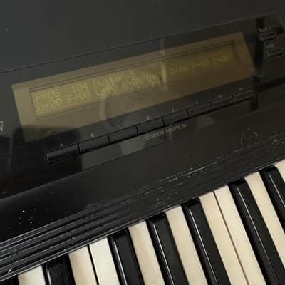 Korg M1 61-Key Synth Music Workstation 1990s - Black