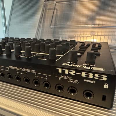 Roland TR-8S plus Decksaver... excellent cond image 7