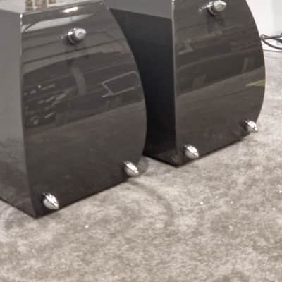 Kef XQ1 Pair - High-Fidelity Bookshelf Speakers - Excellent image 2