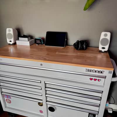 IK Multimedia iLoud Micro Monitors - White w/ Orig Box image 3