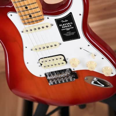 Fender Player II Stratocaster HSS - Aged Cherry Burst image 5