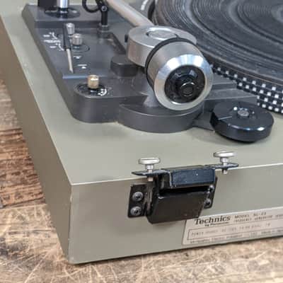 Technics SL-23 Semi-Automatic Turntable For Local Pick Up in Milwaukee, WI image 11