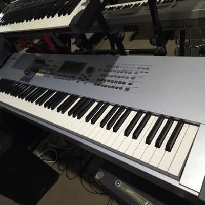 Yamaha Motif ES 8 Production Synthesizer 2000s - Local Pickup Only