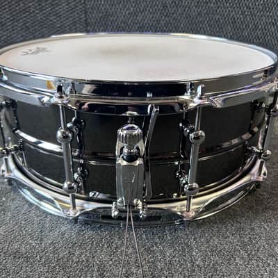 Ludwig 5.5x14" Universal Model Snare Drum - Black Brass image 4