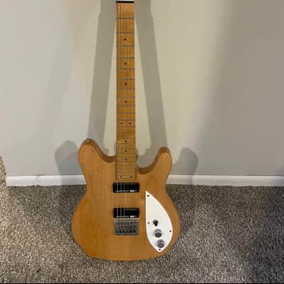 1993 Rickenbacker 220 - Mapleglo image 1