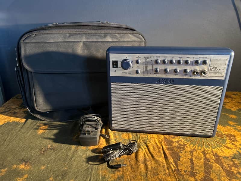 AXL THIN AMP DSP 10 - Navy image 1