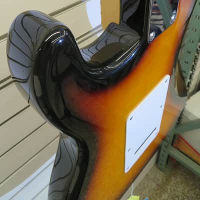 FENDER Stratocaster MIM in 2000 - Sunburst -With Soft Case image 5