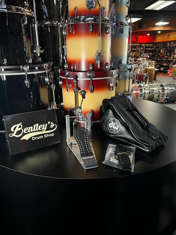DW MFG Series Direct Drive Single Pedal w/Case DWCPMDD *OPEN BOX image 1