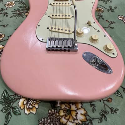 Fender Stratocaster 2004-2008 - Vintage Shell Pink Nitro image 2