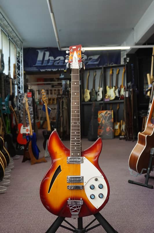 Career Rickenbacker Copy image 1
