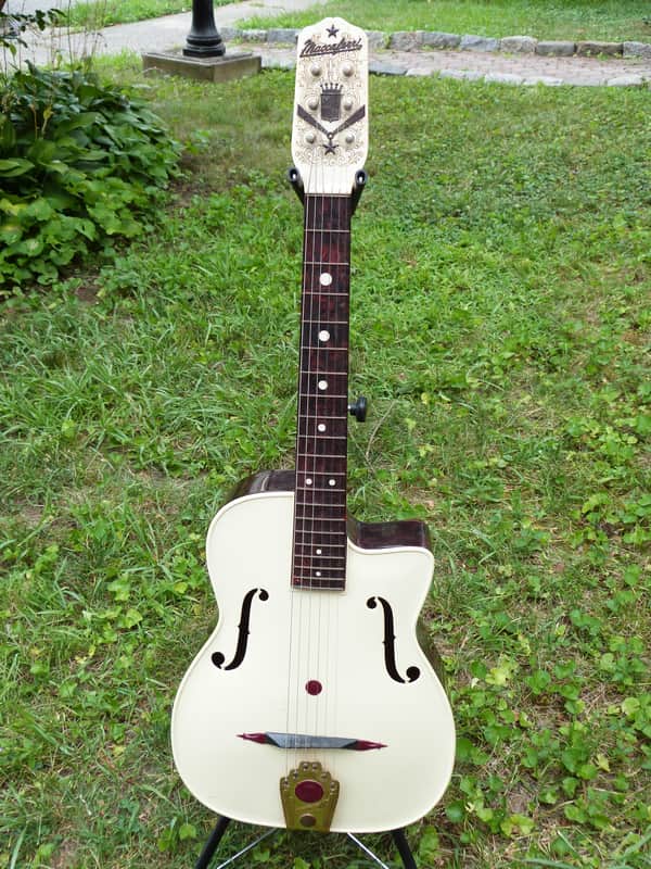 Maccaferri G-40 plastic guitars white image 1