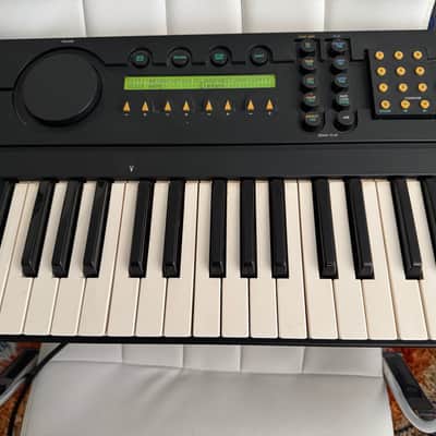Yamaha YS200 FM Synthesizer 1988 - Black image 3