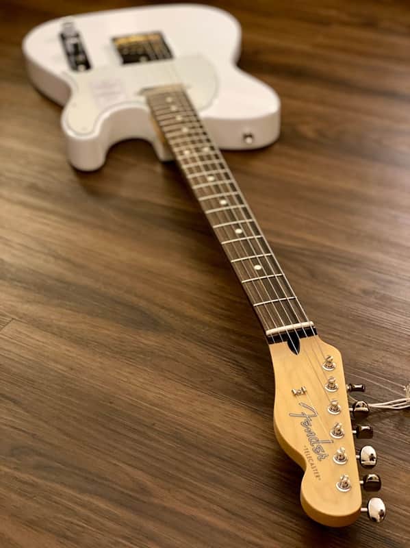 Fender MIJ Hybrid Ⅱ Telecaster white Fender Japan Hybrid II Telecaster Arctic White with gig bag