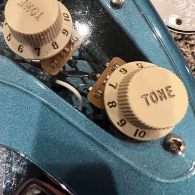 1995 Fender Stratocaster (Made in Mexico) – Blue – Fender Gig Bag + NEW Pearl Pickguard – Clean Player image 6