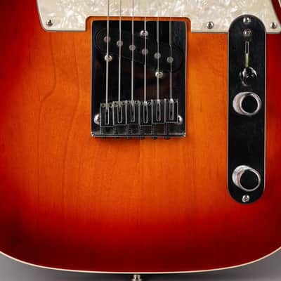Fender American Deluxe Telecaster - 2005 - Cherry Sunburst image 5