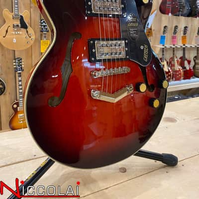 GRETSCH G2655 Streamliner Center Block Jr. Double-Cut with V-Stoptail, Laurel Fingerboard, Claret Burst image 2