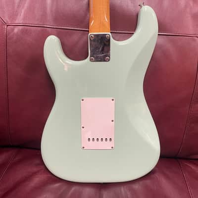 Fender Vintera '60s Stratocaster with Pau Ferro Fretboard 2019 - 2023 - Surf Green image 3