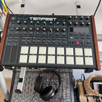 Dave Smith Instruments Tempest 6-Voice Drum Machine 2011 - 2018 - Black with Wood Sides