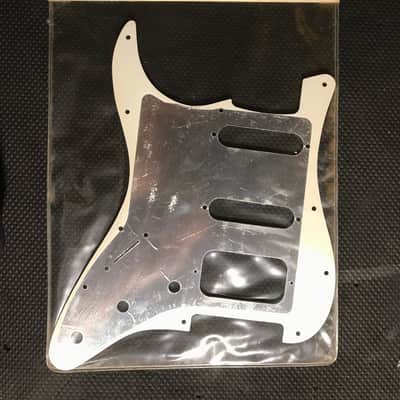 Golpeador Pickguard Fender Fat Strat 1HB/2SC White Pearl Aged image 5