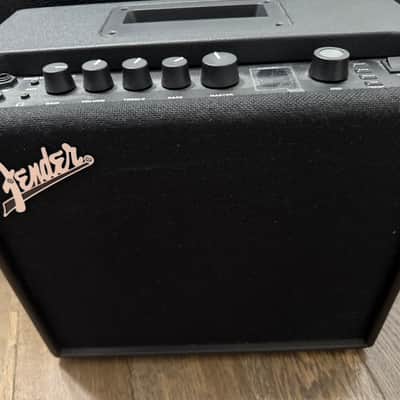 Fender Mustang LT25 25-Watt 1x8" Digital Modeling Guitar Combo 2019 - Present - Black image 2