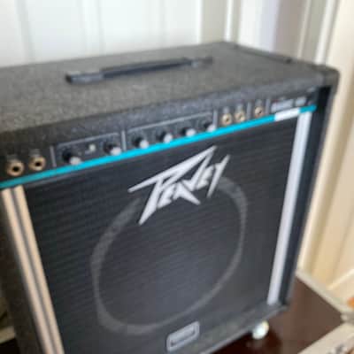 Peavey Basic 60, USA Cult Bass Combo with 12" Scorpion Speaker image 8