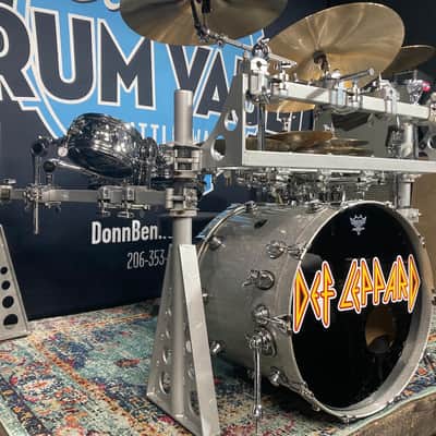 Rick Allen's 1999 Def Leppard Euphoria Tour DW / Hart Drum Set (#1). Autographed by the whole band. Authenticated! image 13