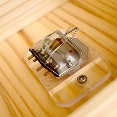 Rega Apheta 2 Low Output MC Phono Cartridge, Anodized aluminum body, Vital profile nude diamond Stylus on Aluminum Cantilever image 4