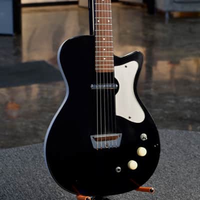 Silvertone U-1 Black 1961