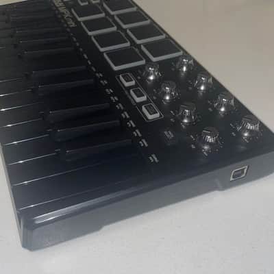 Akai MPK Mini MK3 Limited Edition Black 2020 - Black image 4