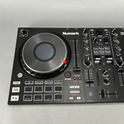 Numark Mixtrack Platinum FX DJ Controller 2020 - Present - Black image 5