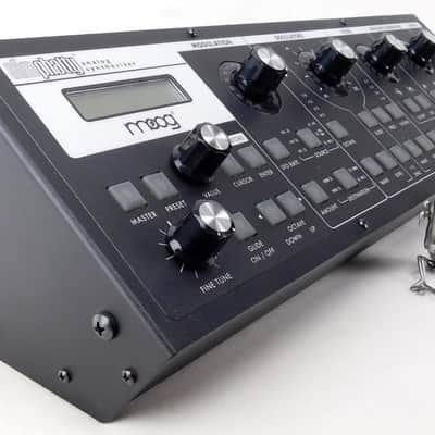 MOOG Slim Phatty Analog Synthesizer Desktop +Fast Neuwertig +OVP + 1,5J Garantie