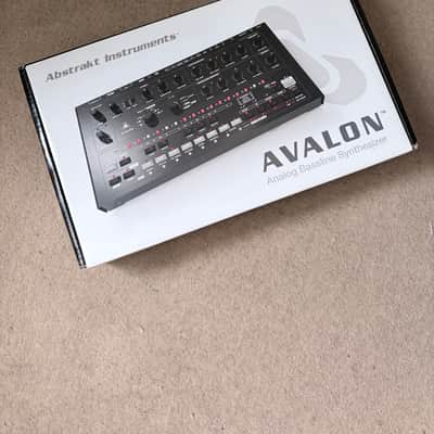Abstrakt Instruments Avalon Analog Bassline Synth - White image 9