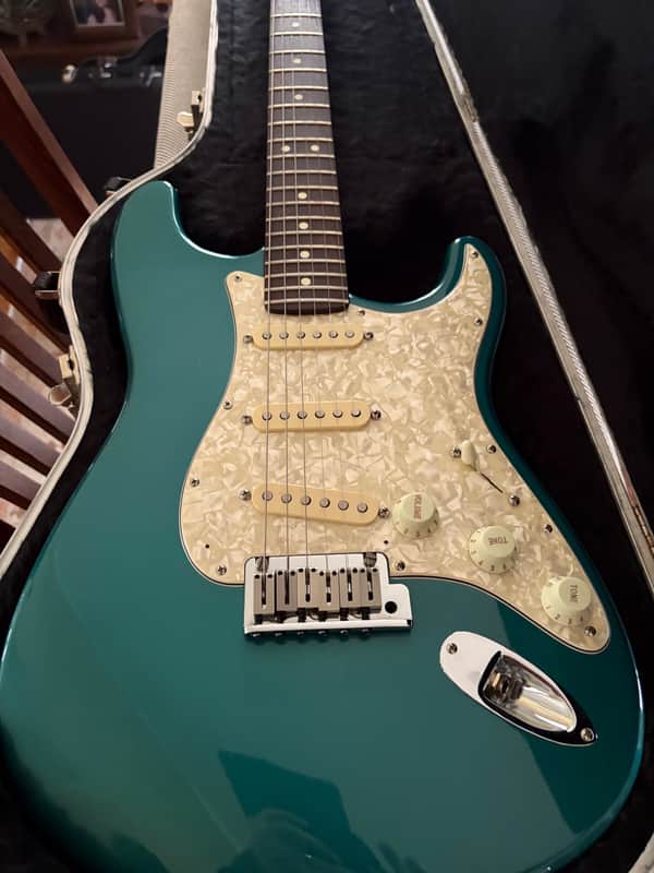 Fender Limited Edition USA Stratocaster with Matching Headstock1995 1995 - Ocean Turquoise
