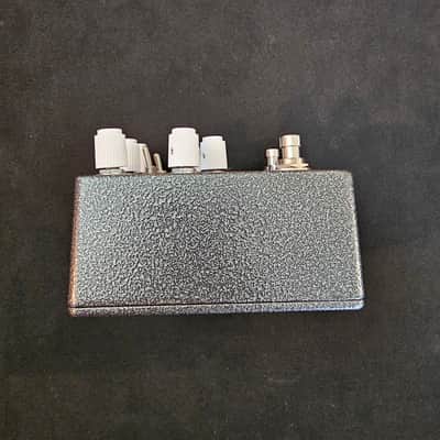 Lone Wolf Audio Iron Fist V3 Fuzz - Black image 2