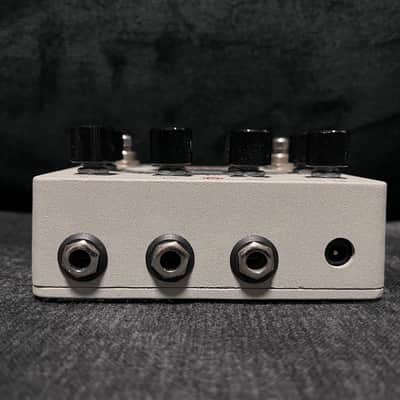 Walrus Audio Luminary Quad Octave Generator V2 2018 - Present - White image 2